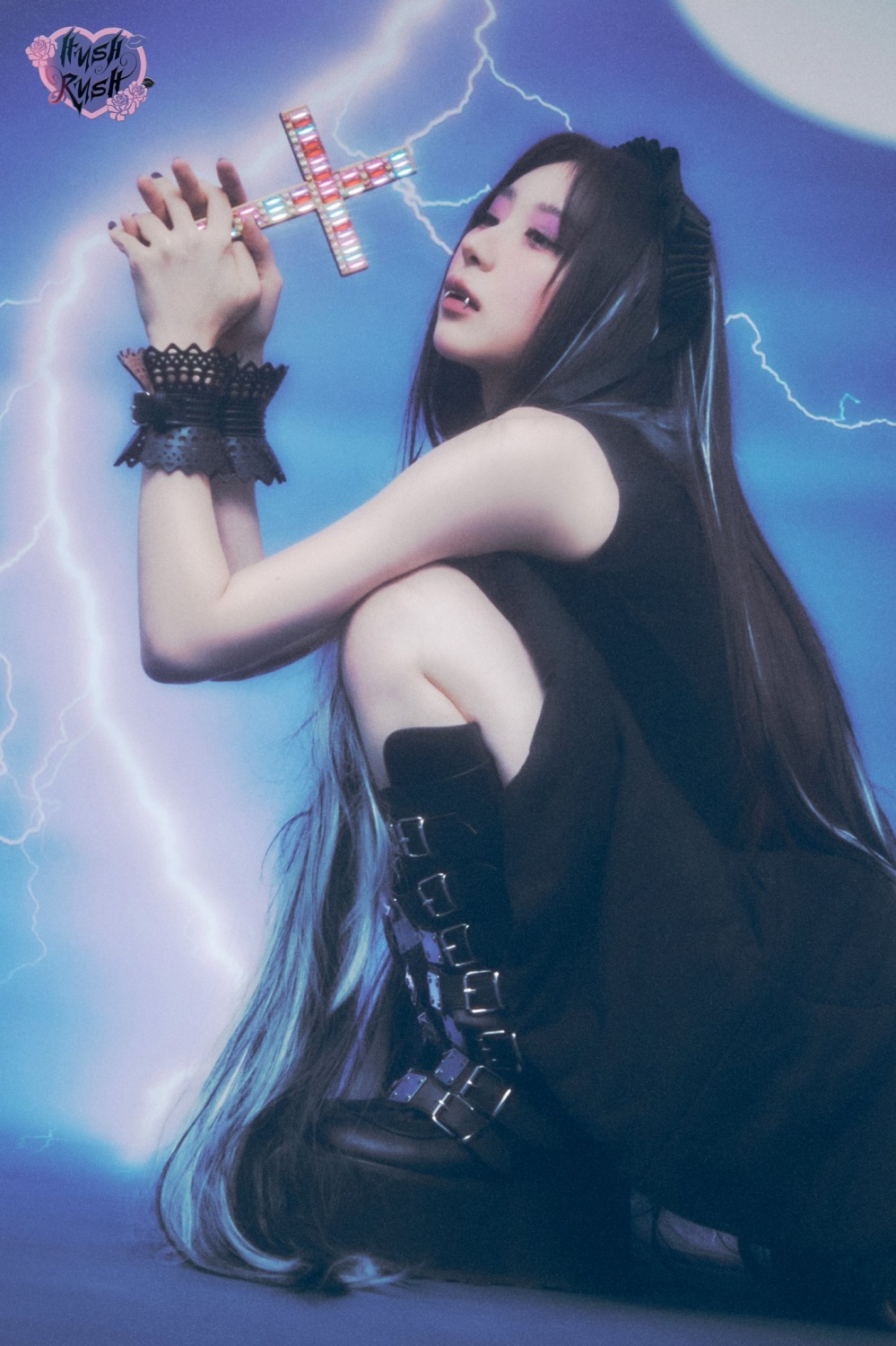'Solo Debut' Lee Chae-yeon, 'HUSH RUSH' concept photo released... vampire transformation