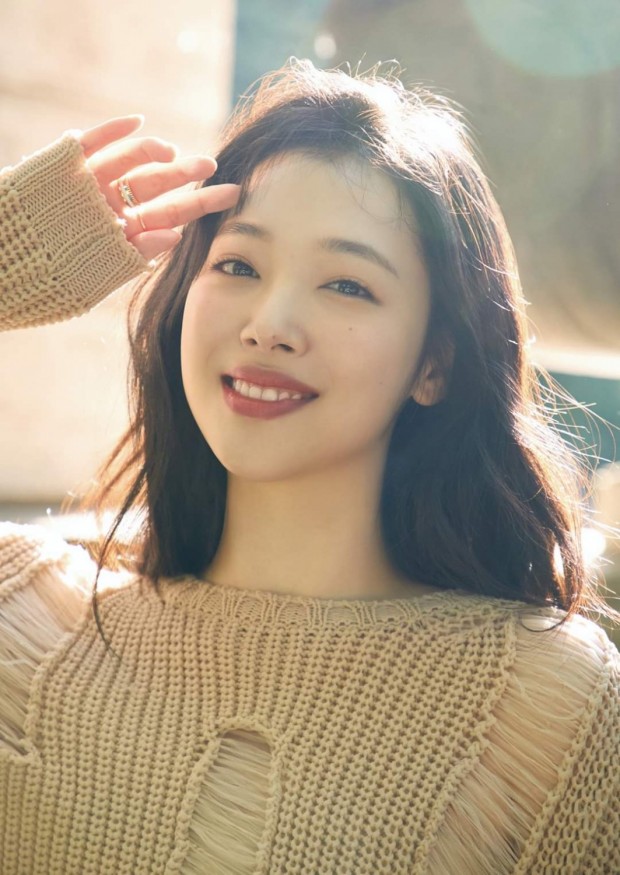 From the 'bra-less' movement to 'feminist': The criticism Sulli faced for breaking the norm
