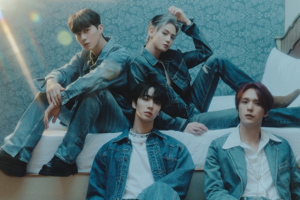 Highlight reveals new album concept photo ... Perfect digestion of blue and green fashion