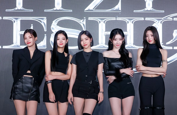 ITZY Yuna makes headlines for CG-like body visuals during the 