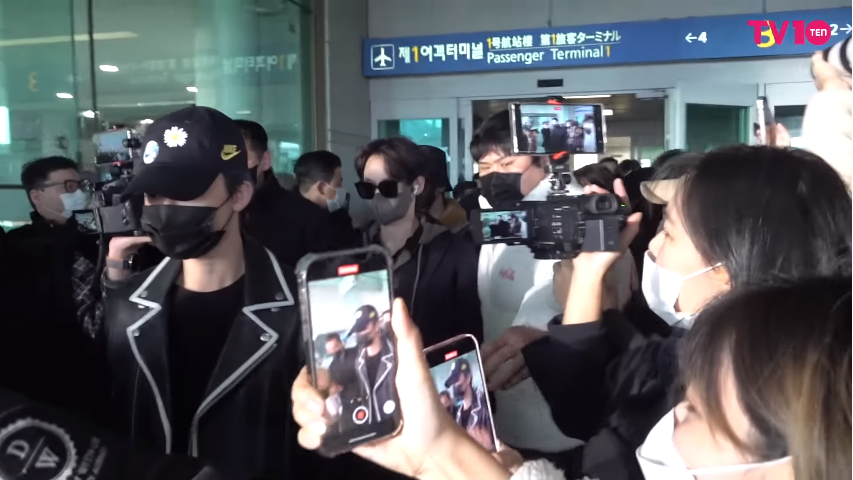 Джемин из NCT Dream осудил фанатов за грубое поведение в аэропорту