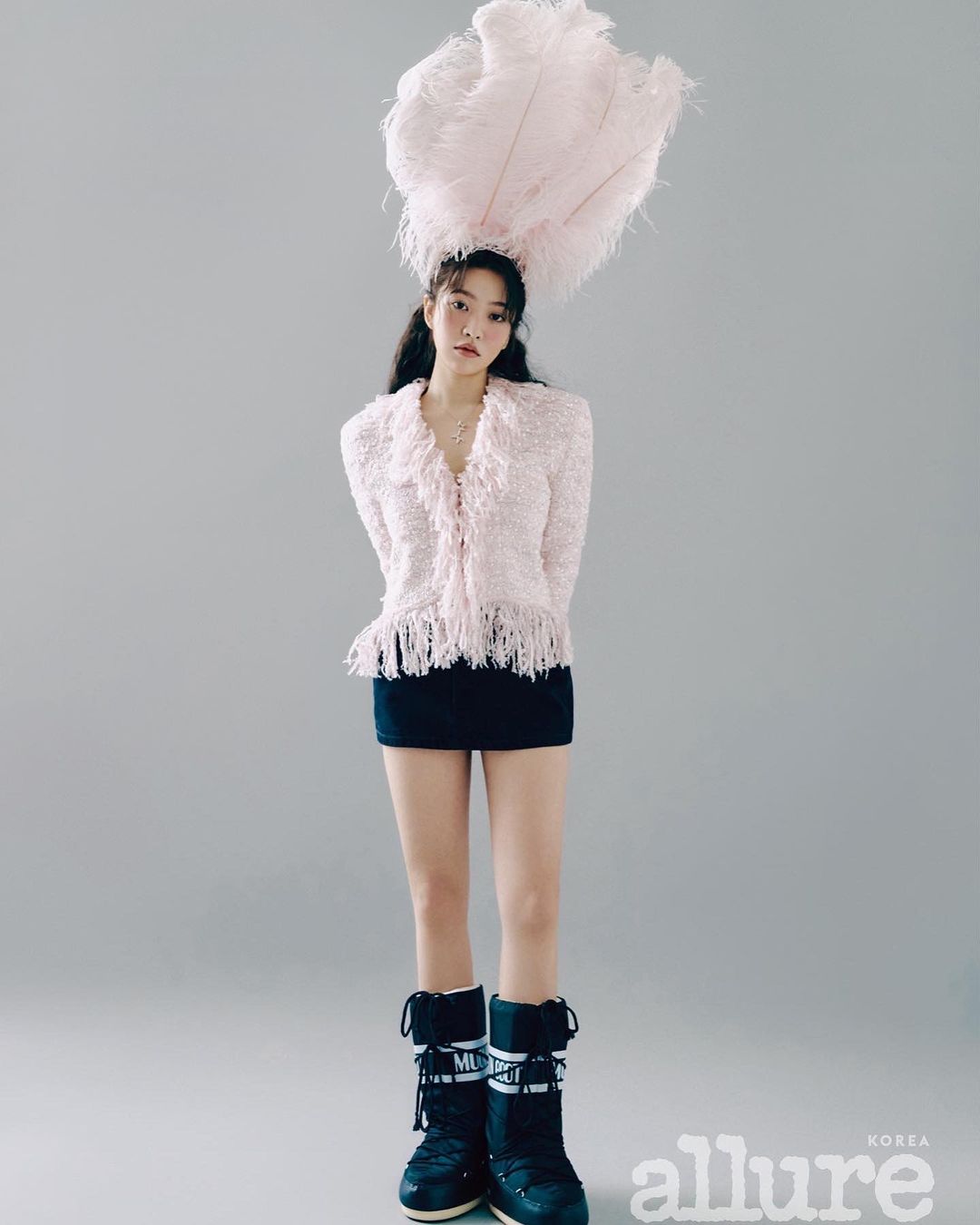Red Velvet Yeri, wearing a rabbit-reminiscent outfit ahead of the year of the cat in 2023.."My year has finally come"
