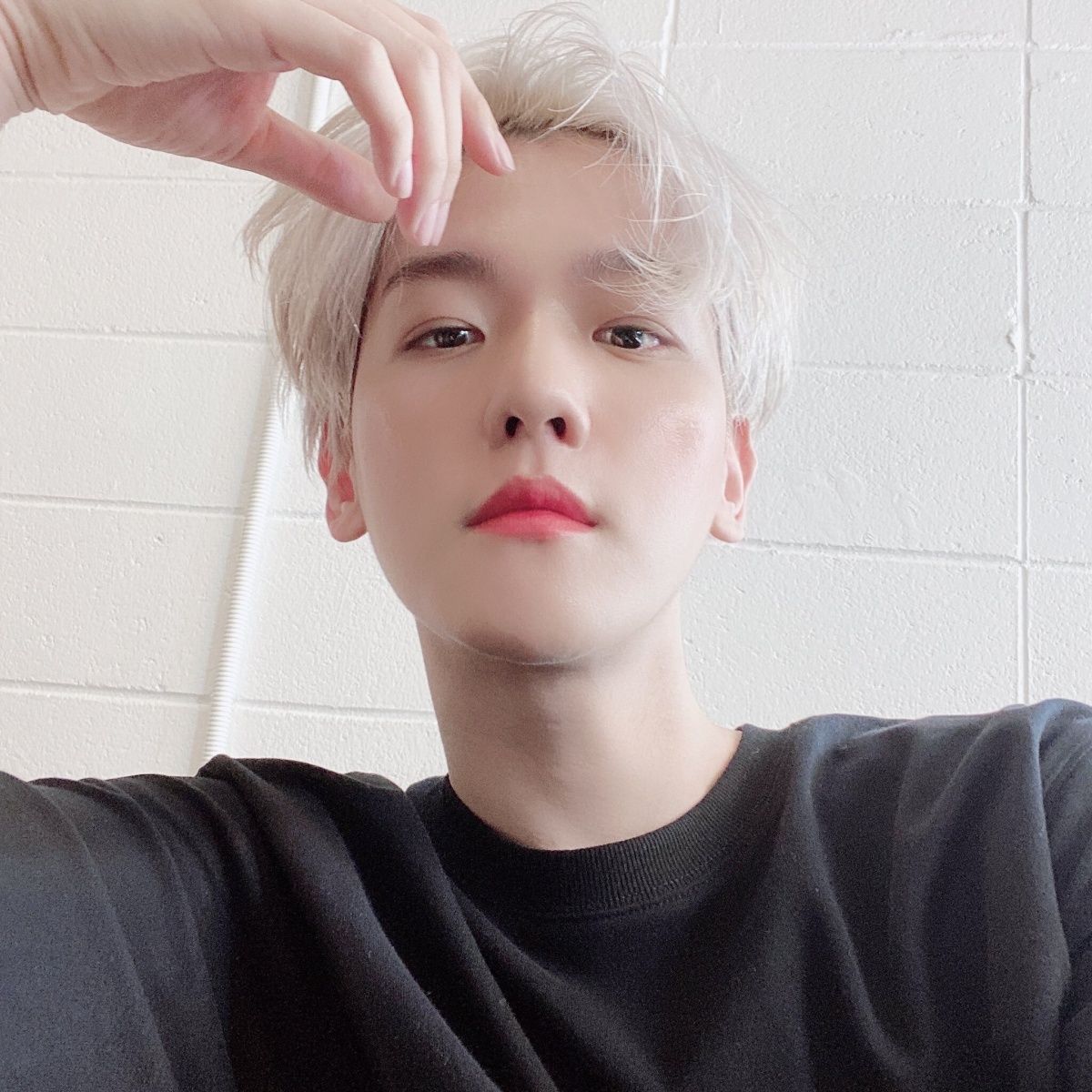 Look!  EXO’s Baekhyun shares a handwritten message for EXO-L after being discharged from the military