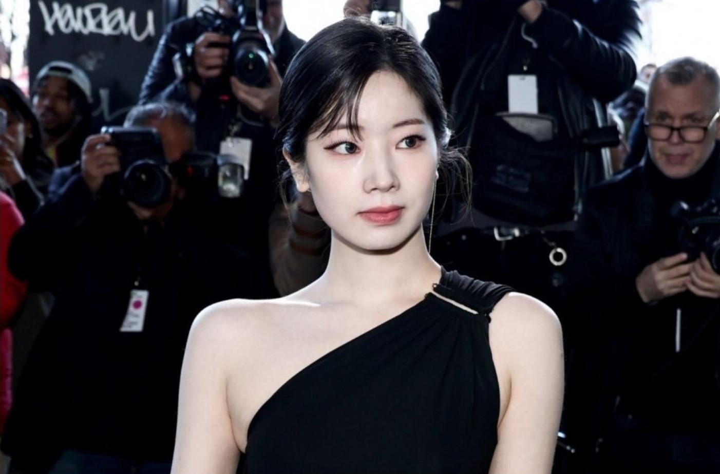 TWICE Dahyun makes people sigh over her look at New York Fashion Week: “Destroyed, yes or no?