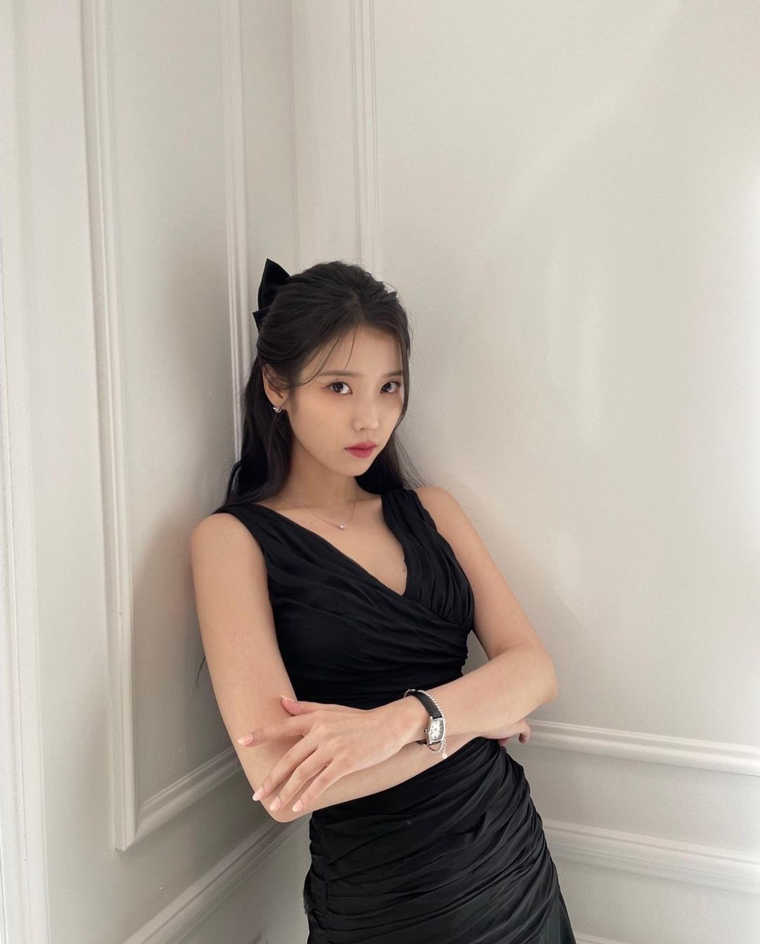 IU, from naked to smoky... "A 20-year-old worried about the direction, sometimes tired"