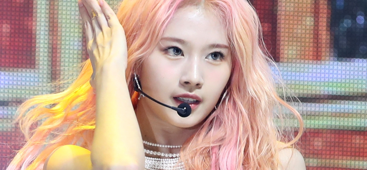 TWICE Sana becomes a prejudice destroyer because of this photo: “No bias is safe”