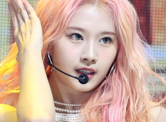 TWICE Sana Becomes ONCEs' Bias-Wrecker Because of THIS Photo: 'No bias is safe'
