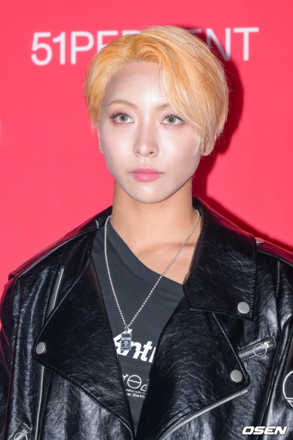 I thought she was f(x) Amber': Idol Steals Hearts With Short Hair  Transformation | KpopStarz