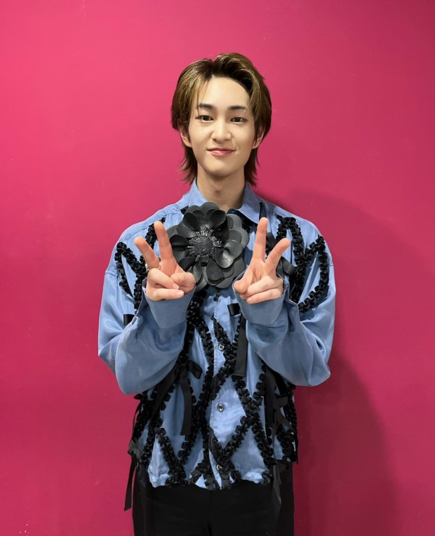 Onew, first solo album to top the album charts