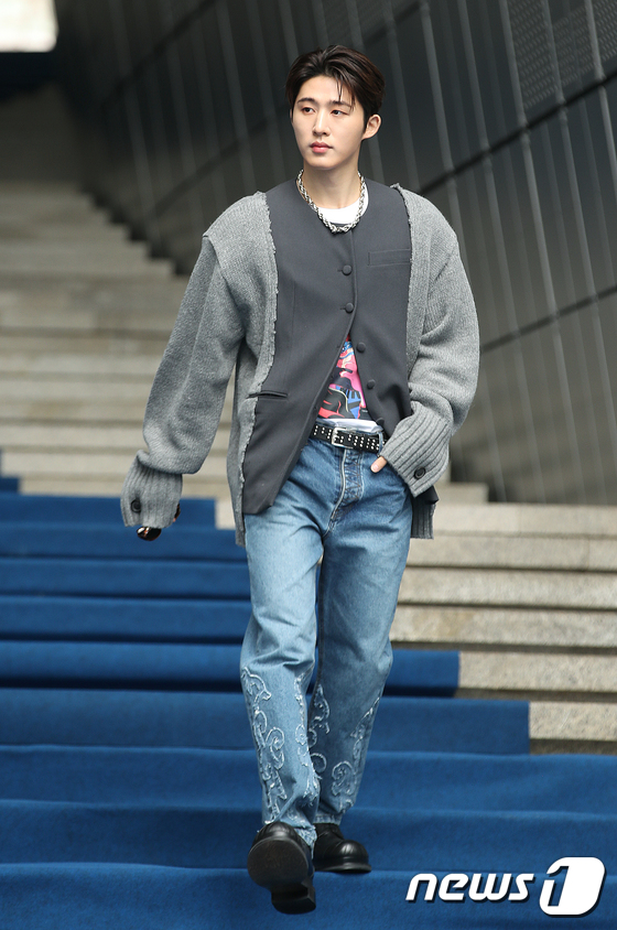 Former iKon member B.I, outing at Seoul Fashion Week