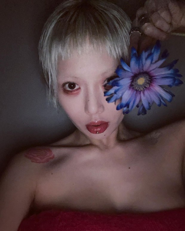 HyunA Exudes Sexiness In Daring Photos + How People Reacted