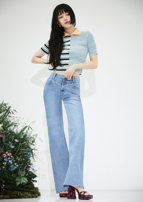 Legend again... Bae Suzy in jeans, the best 'denim fit' ever