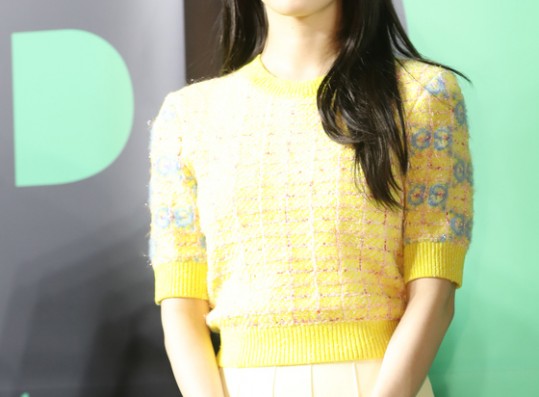 IU, your love smile is twinkling