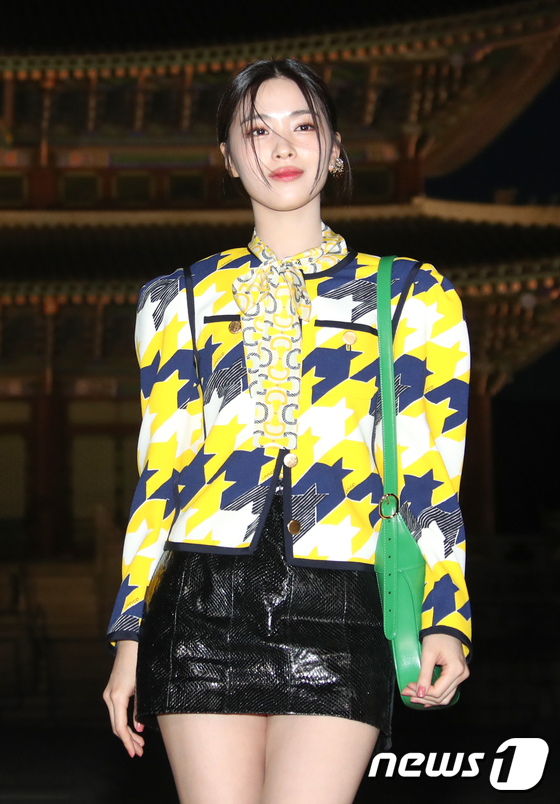 ITZY Ryujin, a Barbie doll floating in Gyeongbokgung Palace