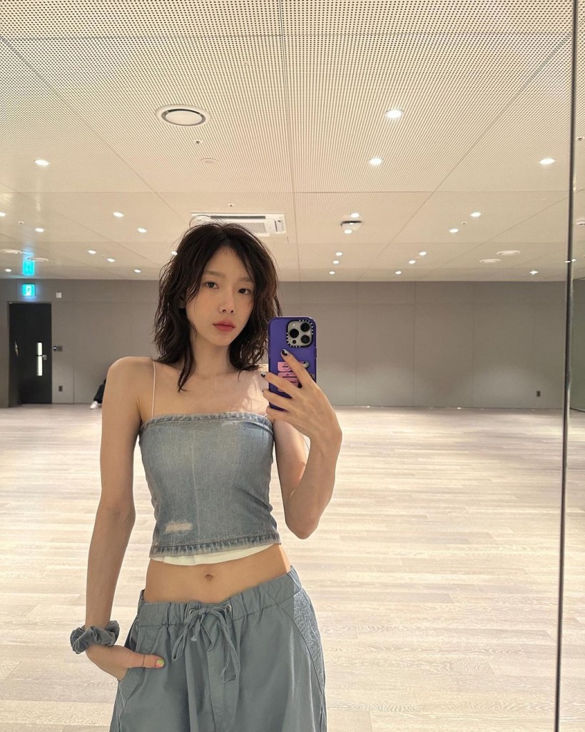 SNSD Taeyeon Breaks SONEs' Hearts After Revealing Why She Only Has Mirror Selfies