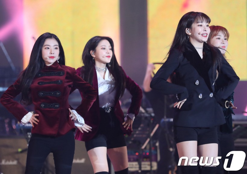 How did Red Velvet come to perform in North Korea?  Description of the group's participation