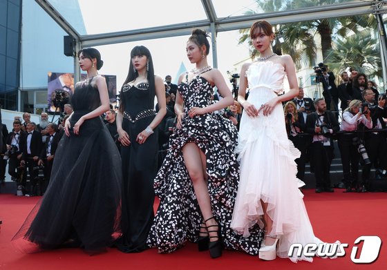 Aespa on the red carpet, 'It's jewelry that shines, it's people that shine'