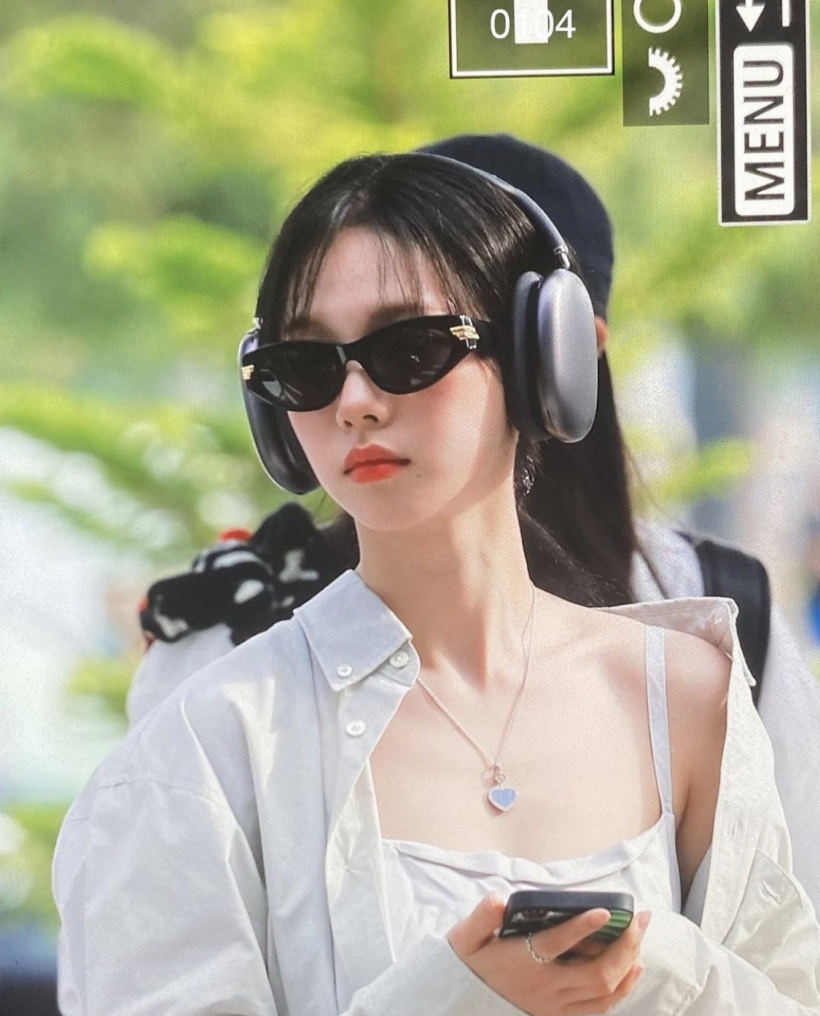 aespa Karina's AirPods Max Gains Amusing Reactions From MYs