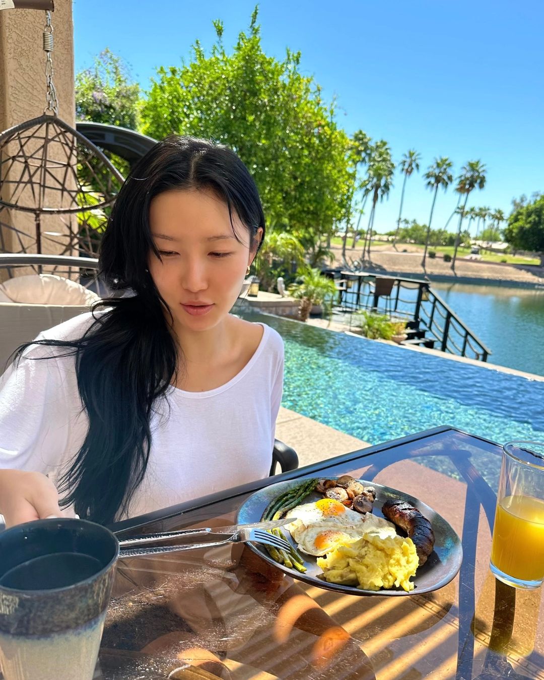 Hwasa, you look like a local American... sexy even without exposure