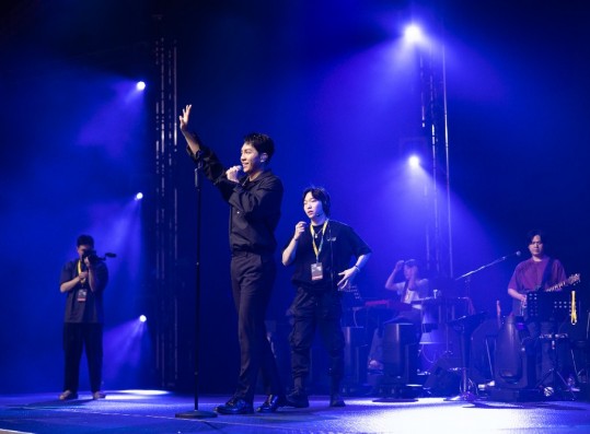 Exclusive Photos From Lee Seung-gi’s “The Dreamer’s Dream - Chapter 2” Soundcheck Party In Singapore