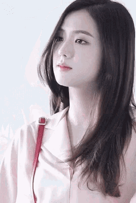 People Recall THIS Female Idol's Popularity Even Before Debut Due To Her Beauty