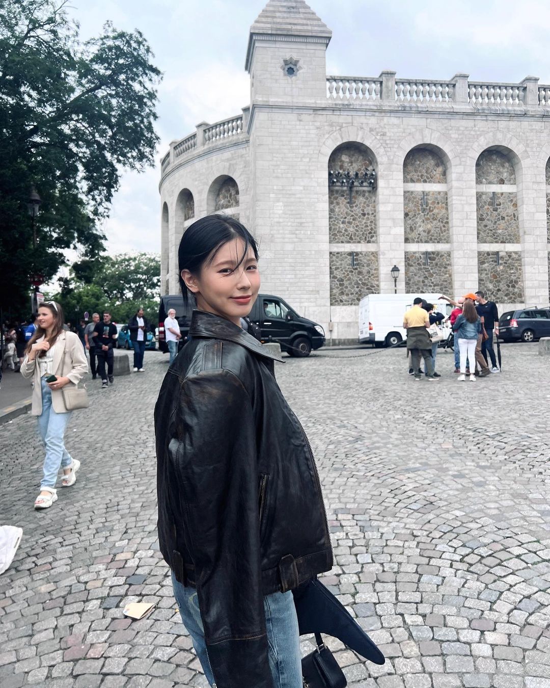 (G)I-DLE Cho Mi-yeon, meets the atmosphere of Paris and has a crazy visual