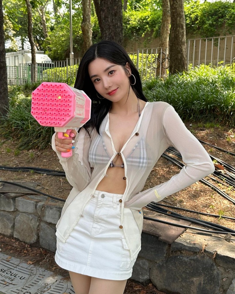 Kwon Eunbi Continues to Cause Frenzy in Korea Following Viral 'Waterbomb 2023' Performance