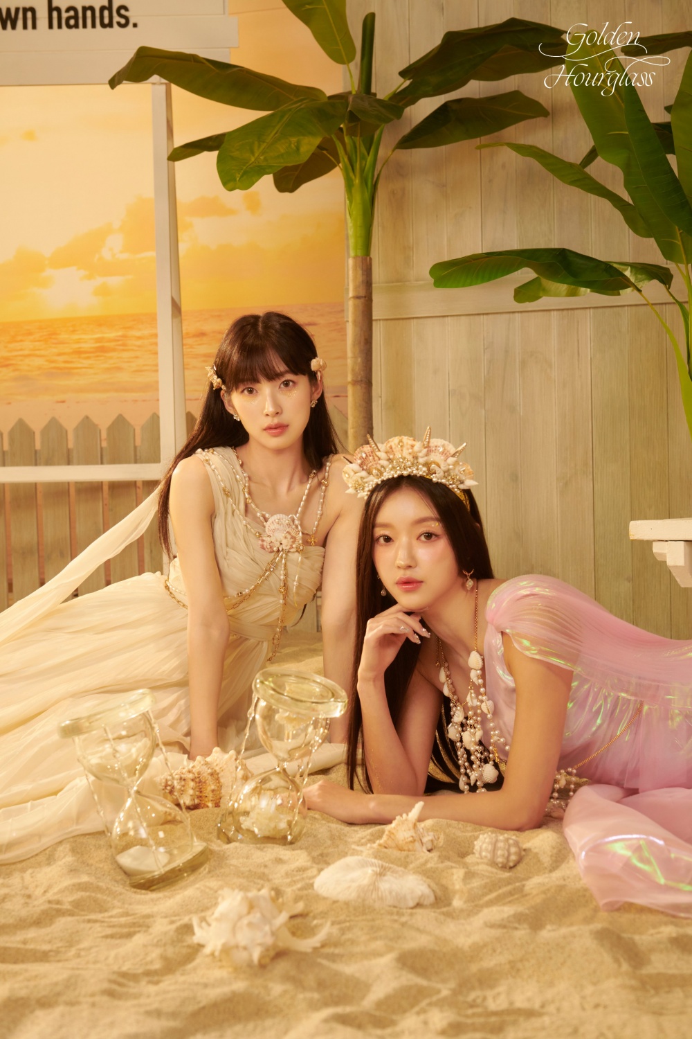 'Comeback' OH MY GIRL, 'Golden Hourglass' lyric poster open... unrivaled emotion