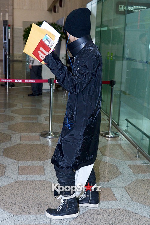 Big Bang's G-Dragon's Airport Style Leaving for 'ONE OF A KIND' Concert ...