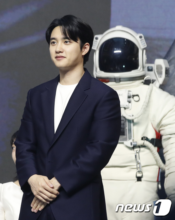 Do Kyungsoo, isolated space crew member Seonwoo
