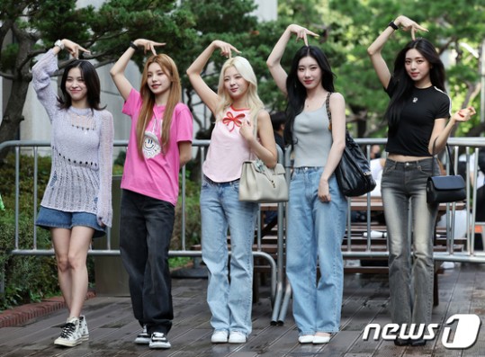 ITZY, the five princesses who light up the morning
