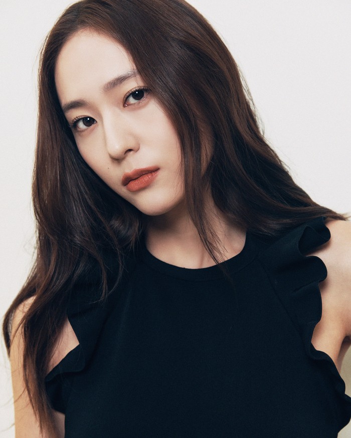 Reporter Asks Krystal About Late Sulli's Last Work 'Persona' — Why Are MeUs Unhappy?