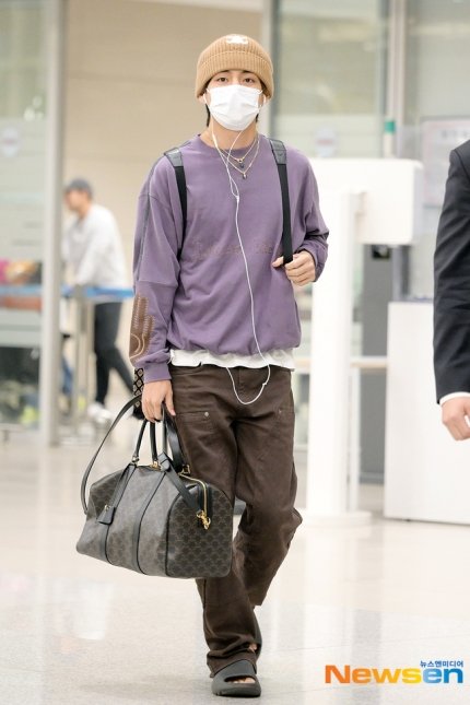 X \ BTS V News / ʟᴀʏᴏ(ꪜ)ᴇʀ على X: [190212 Naver articles about #BTSV's  eyes, visual and airport fashion at incheon] 13.  14. 15.  16. 🌟LIKE, RECOMMEND AND