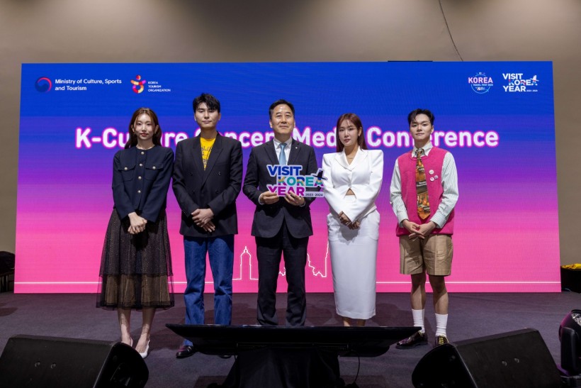 K-Culture Concert Media Conference with:   Left to right:  Kassy, Car, The Garden, Mr Seo Young Choong, Executive Vice President of the International Tourism Division of Korea Tourism Organization, Soyou, Vincent Blue 