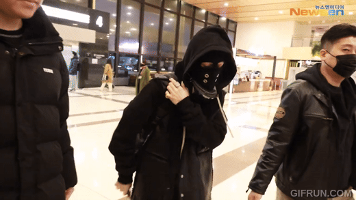 Is TREASURE Popular? Netizens Marvel at Lack of Fans During Latest Airport Sighting