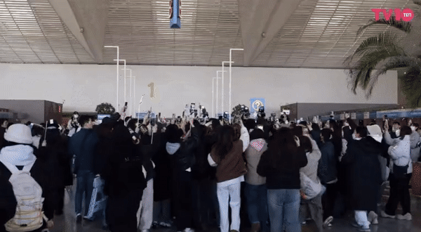 SEVENTEEN Members Crowded at Airport + Alarming Scene Sparks Concerns for Safety