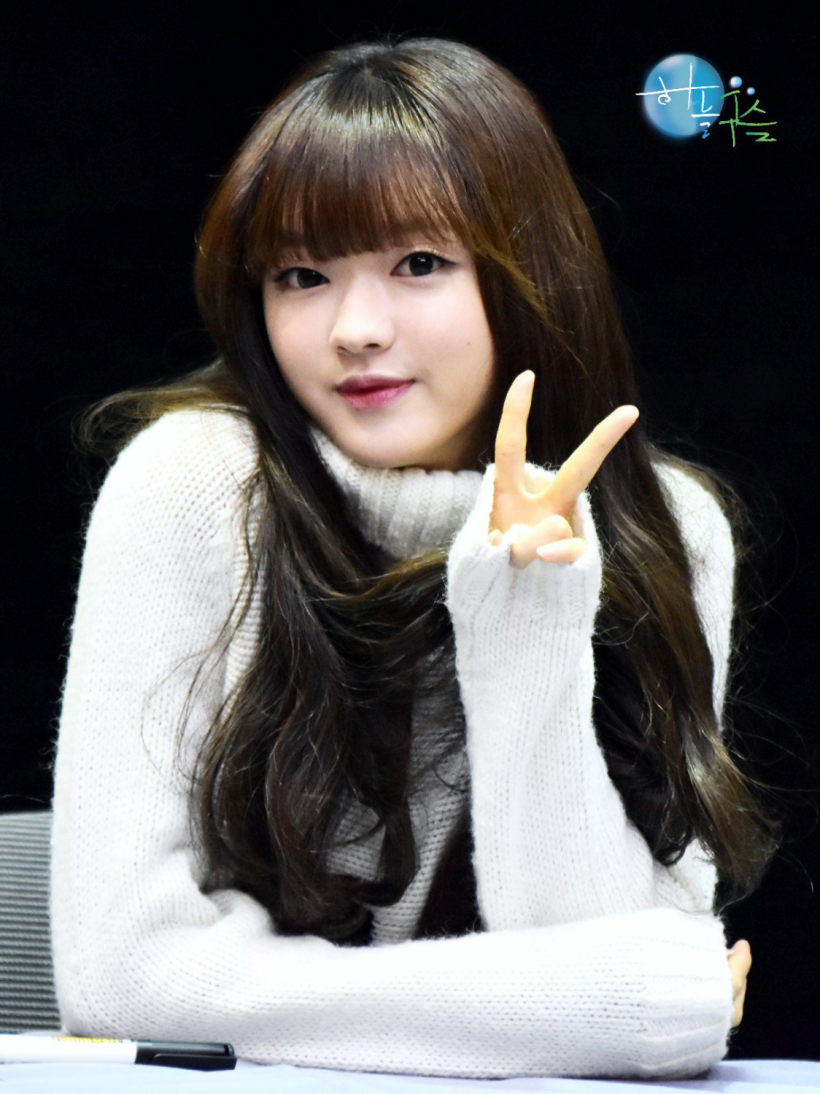 Oh My Girl YooA Suspected of Double Eyelid Surgery Following Latest Appearance