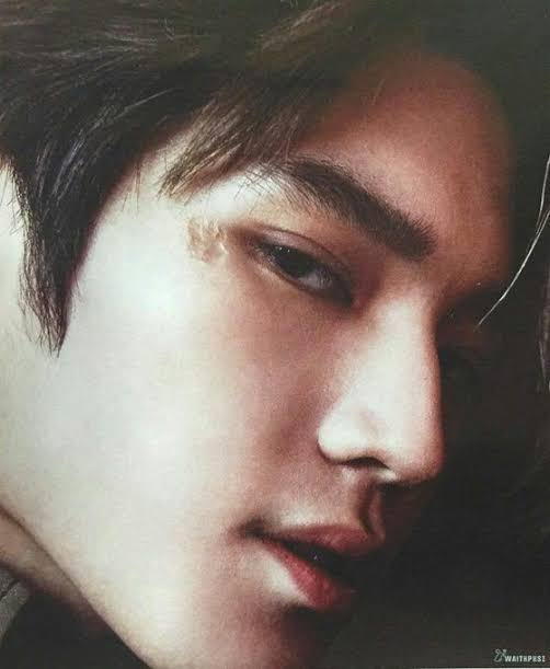 5 Idols Who Embraced Their Facial Scars Amid Beauty Standards: SHINee Key, BTS Jungkook, More!  