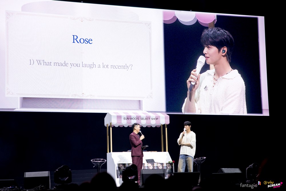 Exclusive Photos From Cha Eun Woo "Just One 10 Minute [Mystery Elevator] in Singapore" Press Conference and Fan Concert