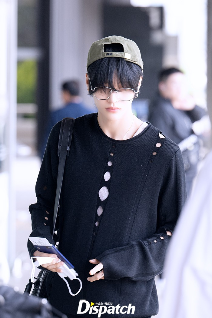 RIIZE Wonbin Draws Attention For Handsome Visuals In Newest Airport Photos: 'I Finally Get The Hype'