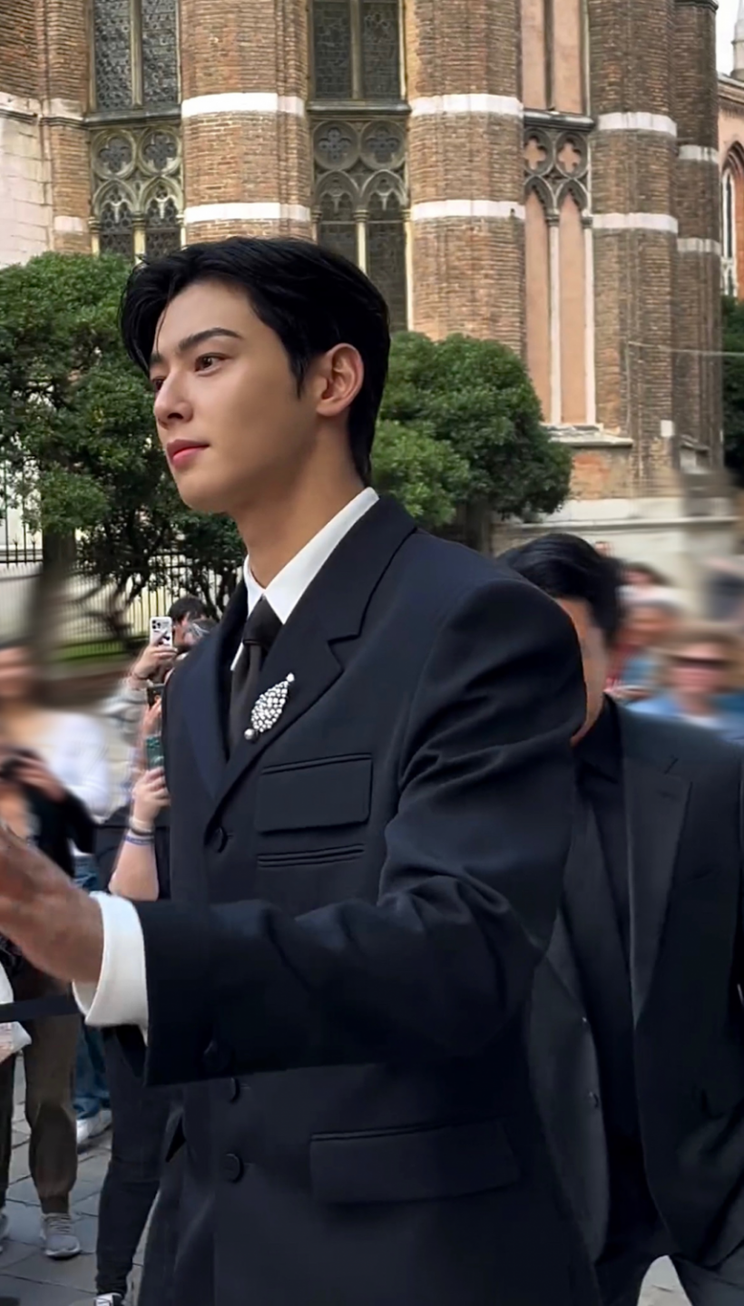 ASTRO Cha Eun Woo Has People Swooning Over His Looks At Chaumet Event: 'Appoint Him As National Treasure'