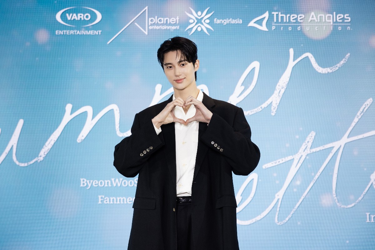 Exclusive Photos of 2024 Byeon Woo Seok Asia Fanmeeting Tour Summer Letter in Singapore Press Conference