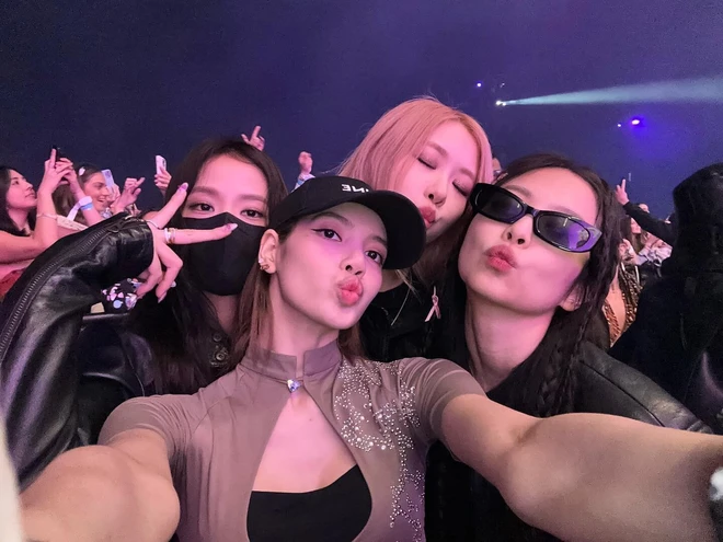 Did Lisa 'Diss' Jennie & BLACKPINK in 'ROCKSTAR'? Here's Why People Think So