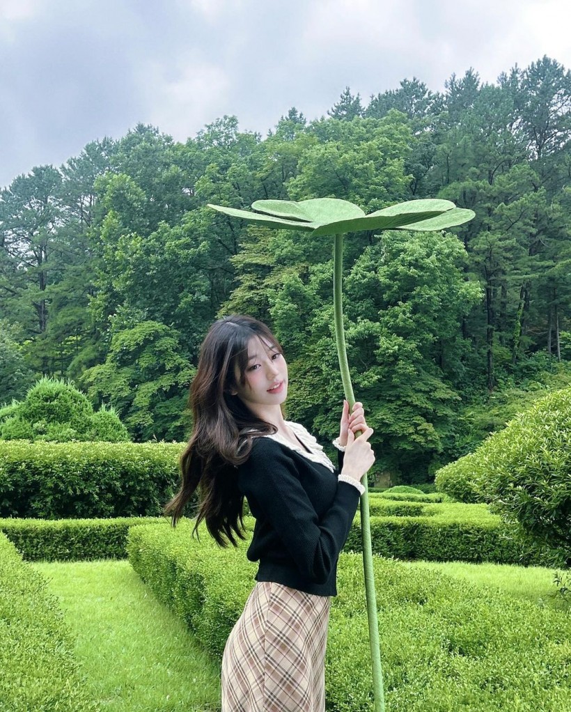 IVE Jang Wonyoung's Enchanting Visuals In 'Lucky Vicky' Post Draw Attention From DIVEs: 'Straight Out of Studio Ghibli'