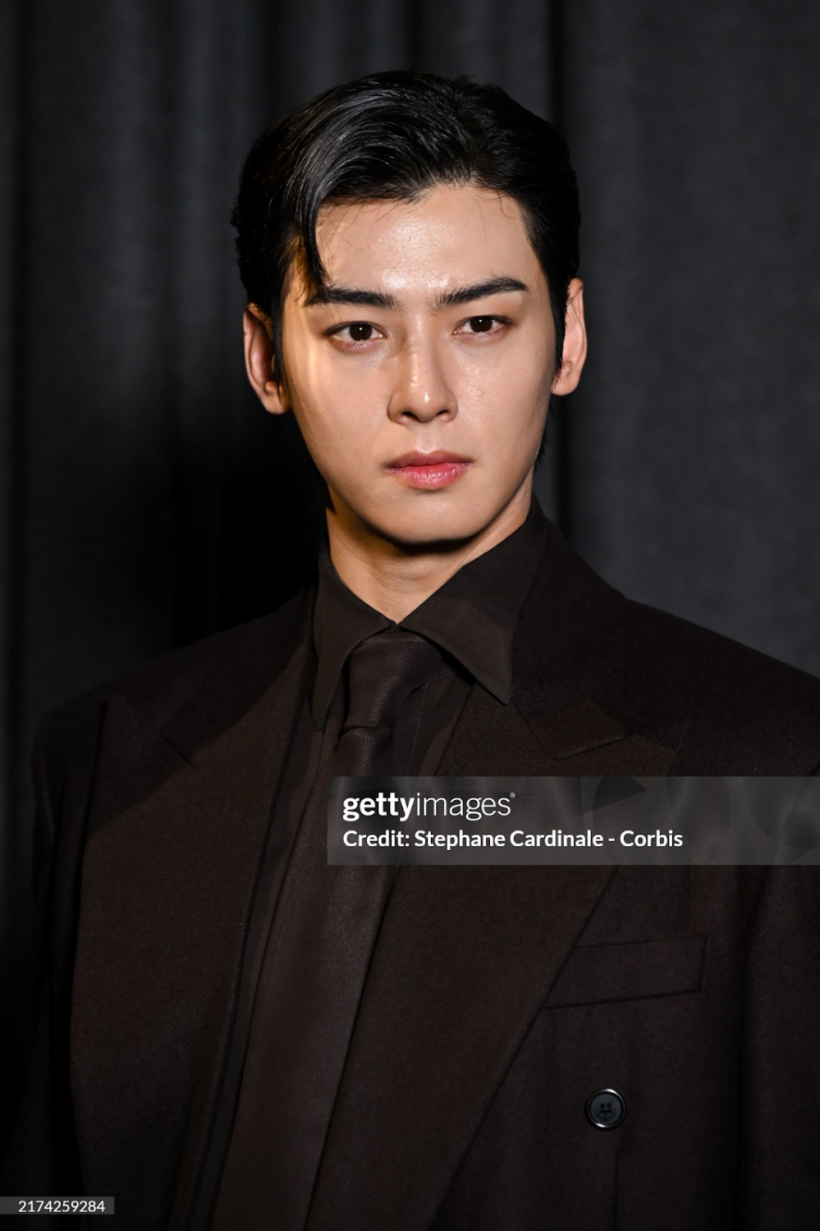 ASTRO Cha Eun Woo Has AROHAs Fainting Due To His Dashing Looks At Paris Fashion Week — See Photos Here!