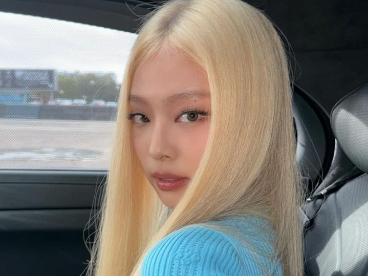 Jennie Suffers Stalking, Being Yelled at by Fans to Take Photos Despite Her Poor Health