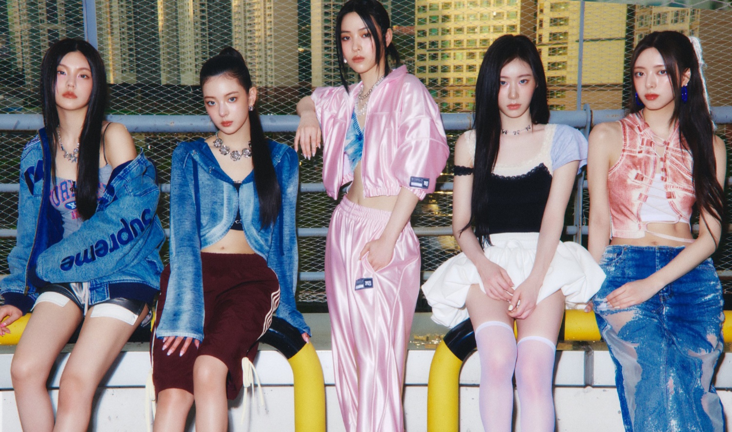 ITZY’s ‘Gold’ Concept Photos Disappoint Fans, Demand JYP to Level up Members’ ‘Hemeko’