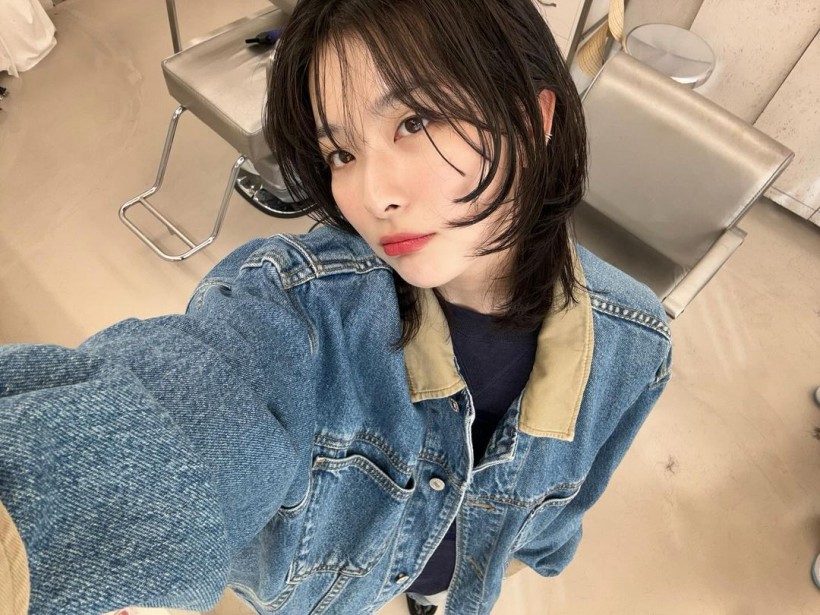 Red Velvet Seulgi's New Short Hair Has Everyone Crushing On Her: 'She's So Chic'