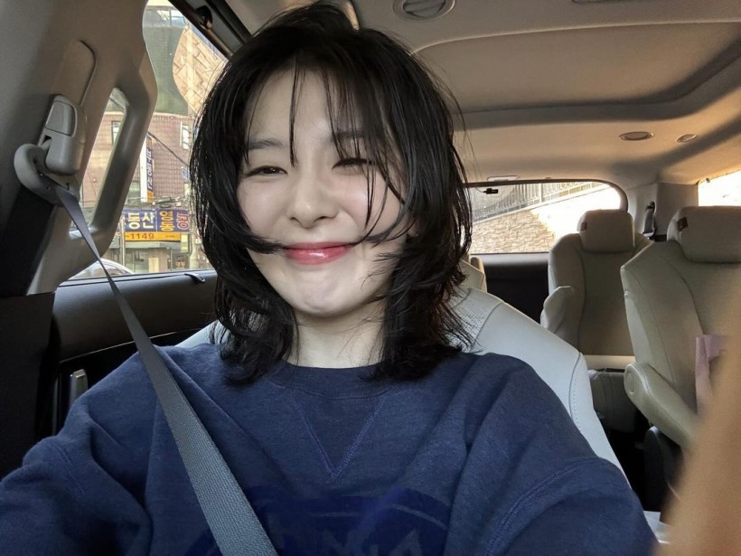 Red Velvet Seulgi's New Short Hair Has Everyone Crushing On Her: 'She's So Chic'