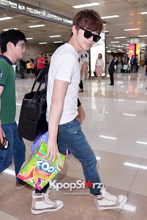 Airport Style: 2PM Junho Returns To Korea After Schedule For His